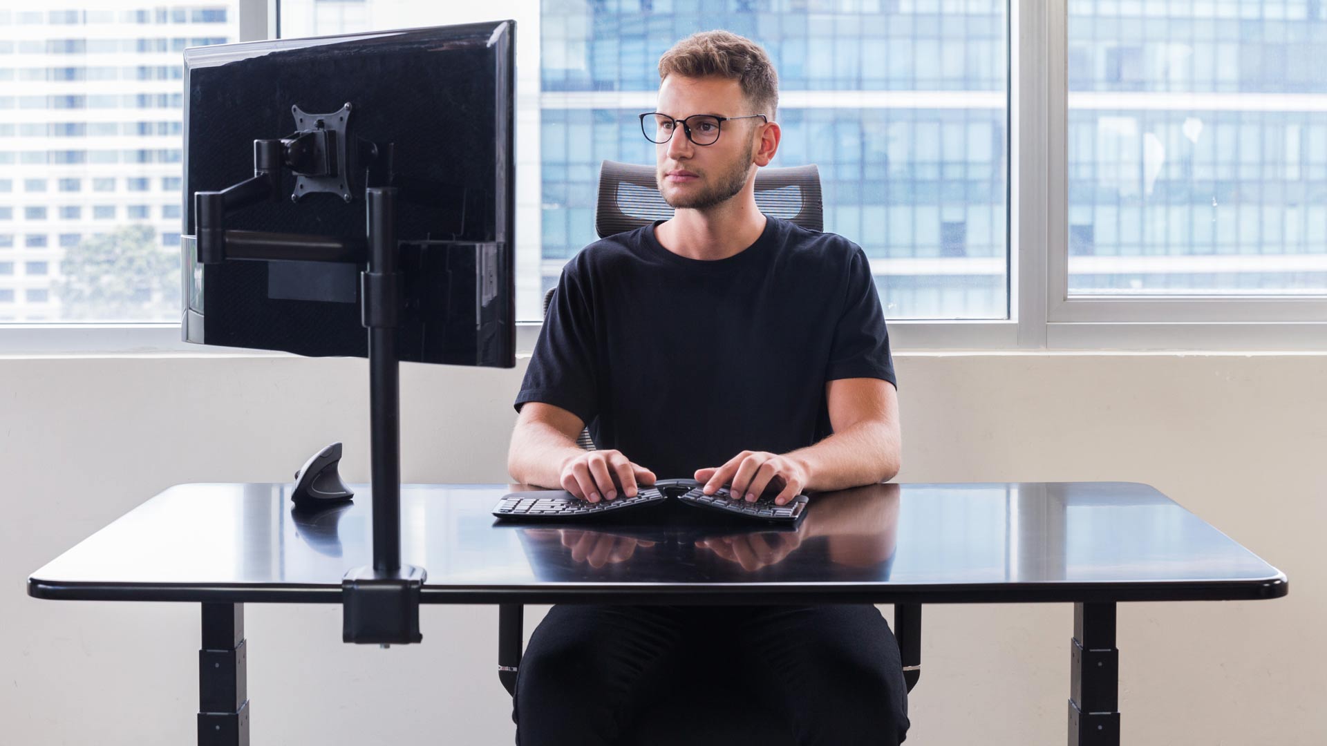 How To Choose A Standing Desk For Tall People