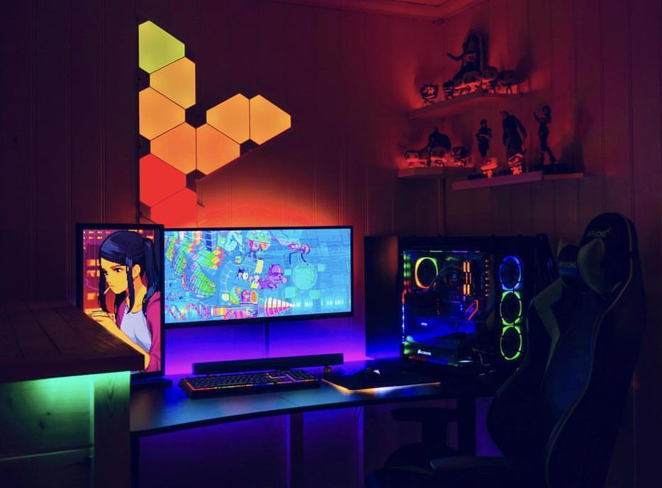 Lighting box on Gaming Desk