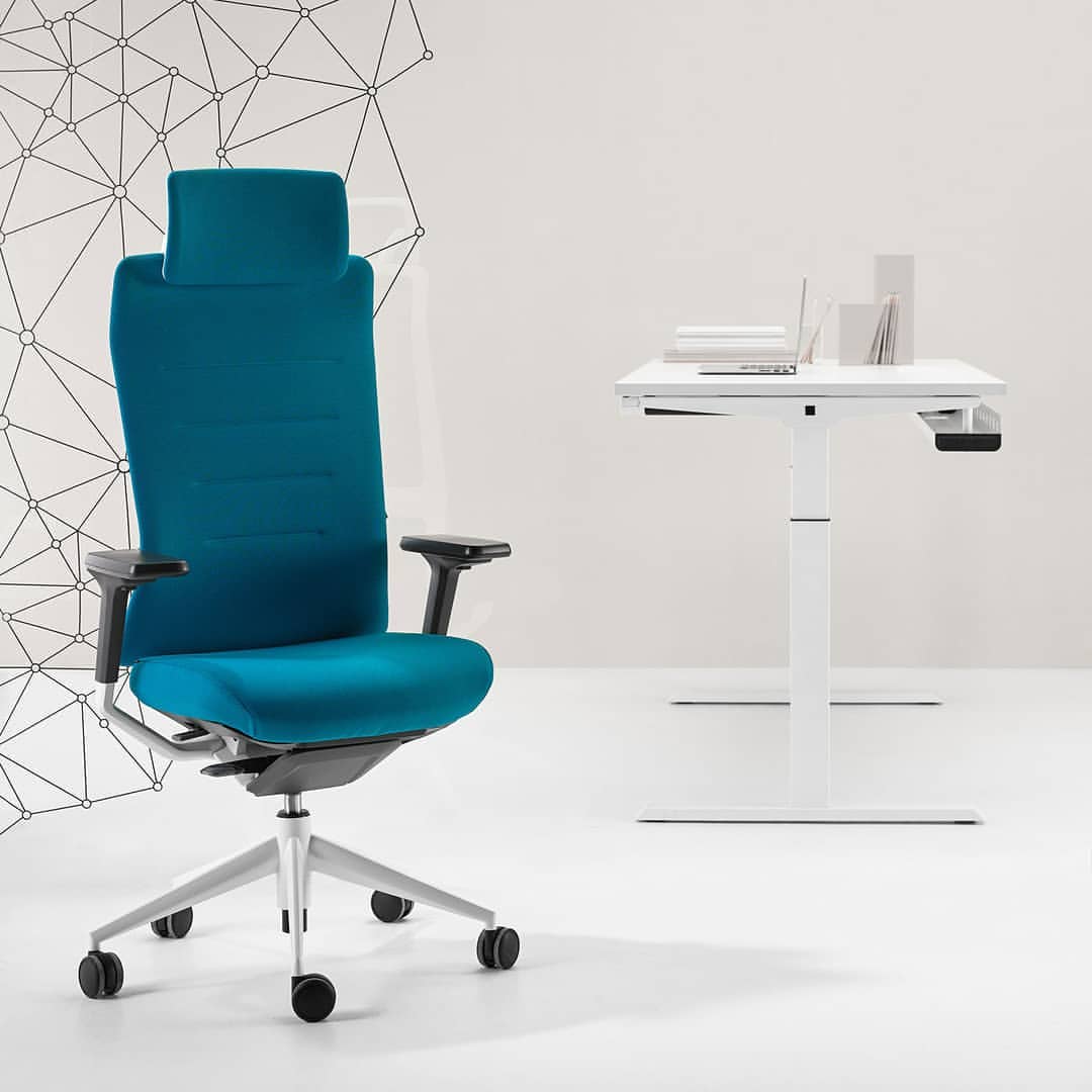  Adjustability with the reclining office chair