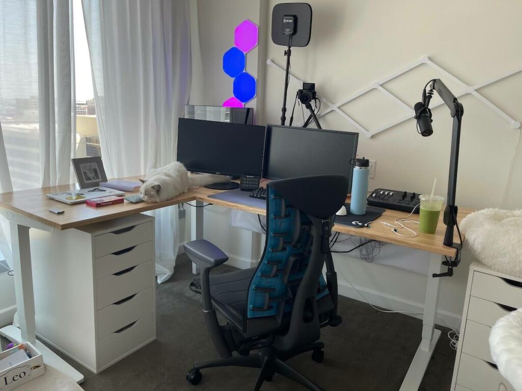 Jarvis vs Uplift L Shaped Standing Desk Which is better?