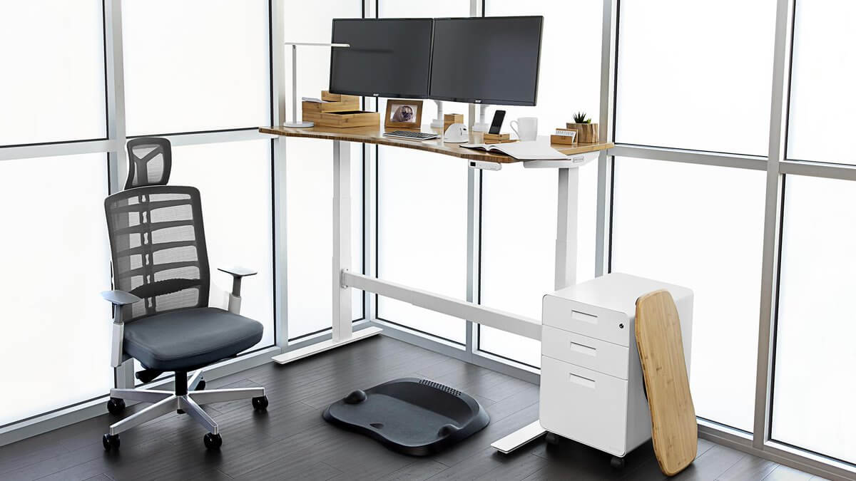 The UPLIFT V2 Commercial Standing Desk review