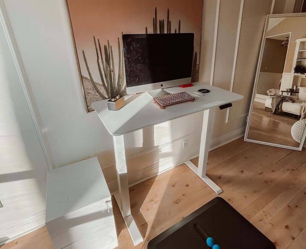 Vari vs Uplift V2 Standing Desk showdown ⭐ Which's better?