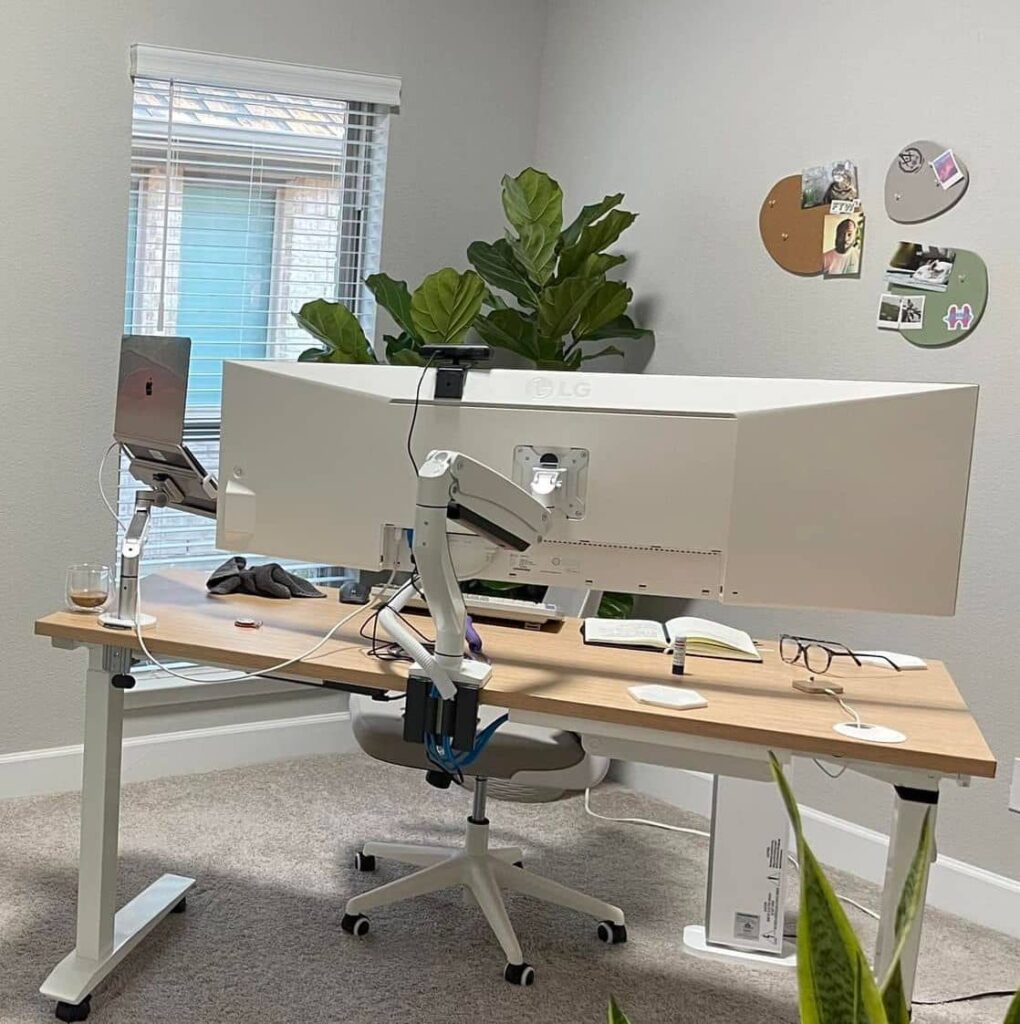 Jarvis Bamboo vs. Uplift v2 ⭐ Which standing desk is greater?