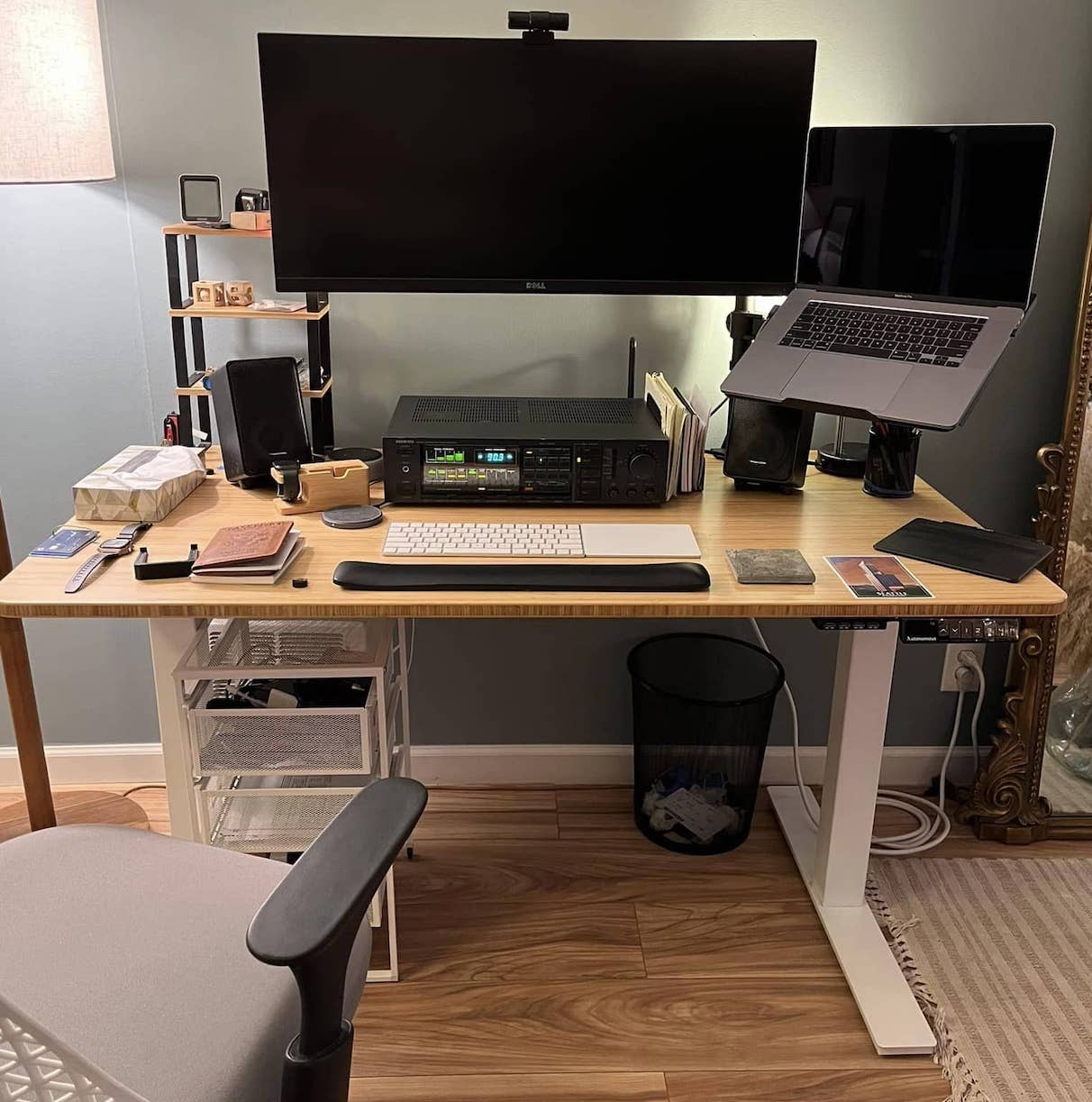 autonomous desk