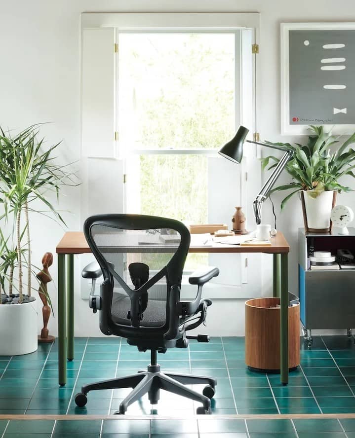 Aeron chairs proved to be pioneering in both ergonomics and material innovation