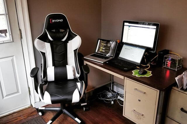 DEVOKO gaming chair