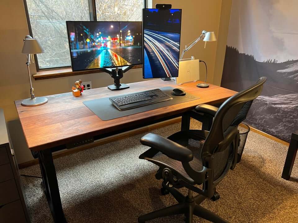 fully setup standing desk room