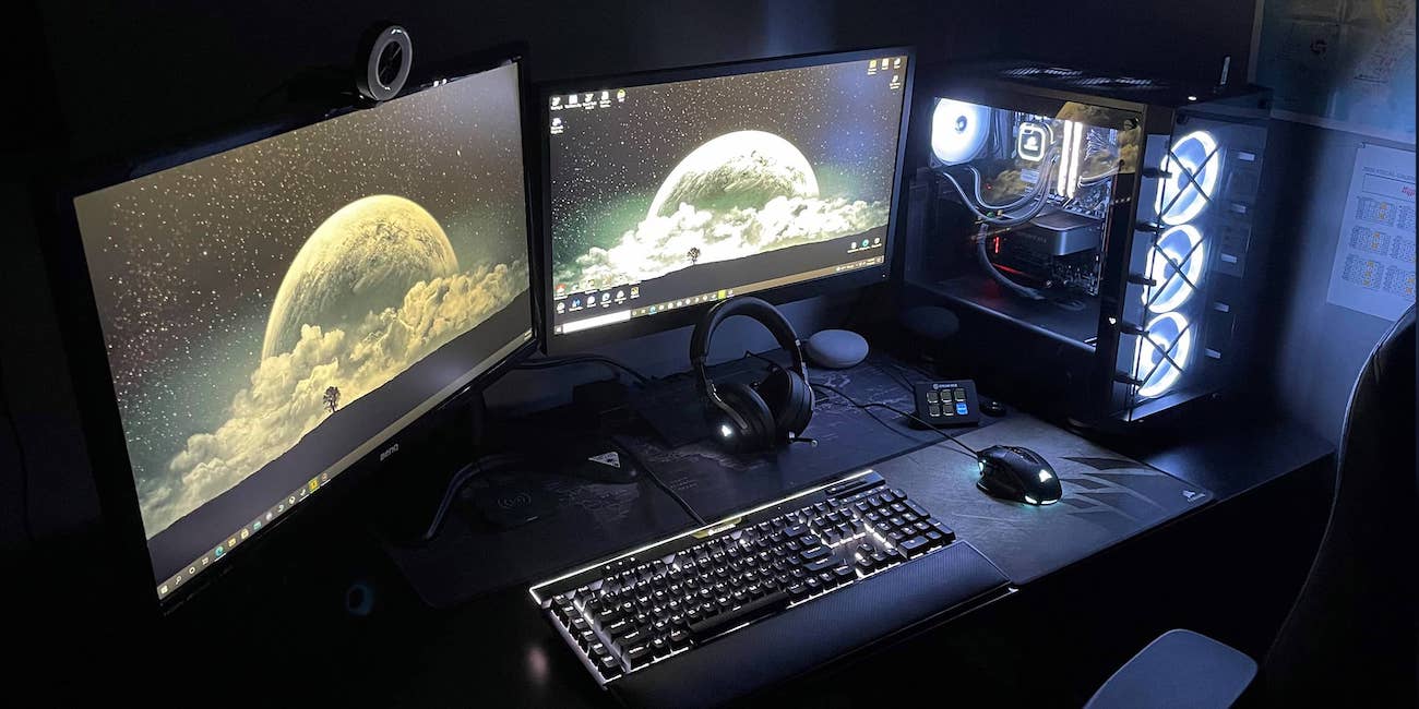 gaming desk setup 4