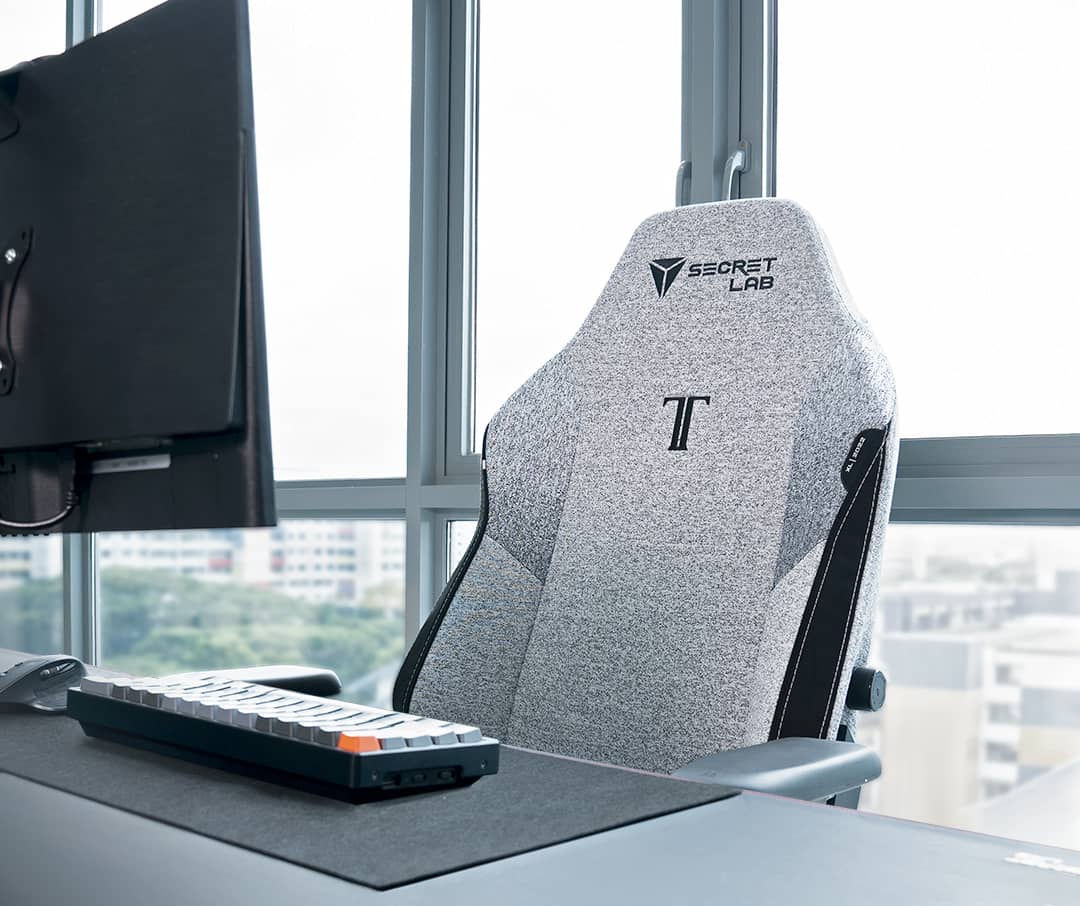 titan evo gaming chair