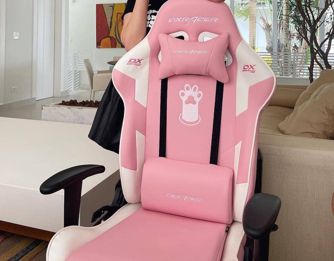 DXracer gaming chair in Pink