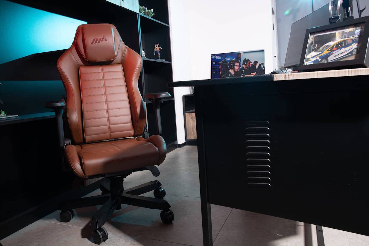 DXRacer master gaming chair review