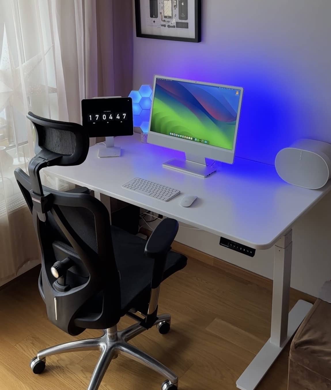 https://standingdesktopper.com/wp-content/uploads/2023/01/student-style-stand-up-desk-idea.jpeg