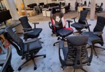 The guide of cleaning office chairs with wheels