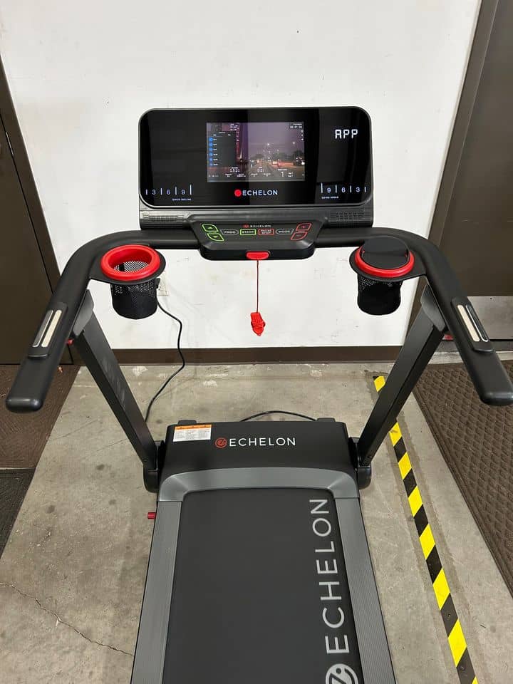 Echelon Stride treadmill folding